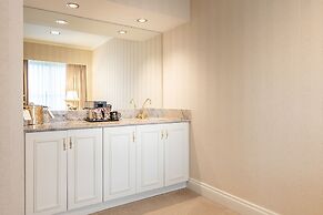 Mayflower Park Hotel