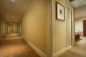 Mayflower Park Hotel