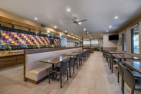 Best Western Plus Park Place Inn - Mini Suites