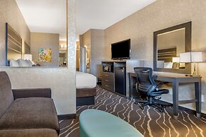 Best Western Plus Park Place Inn - Mini Suites