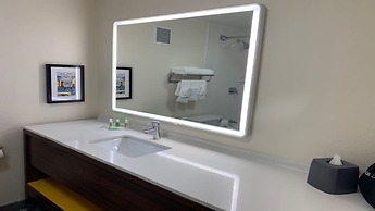 Holiday Inn Chicago North Shore by IHG