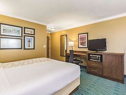 La Quinta Inn & Suites by Wyndham San Francisco Airport West