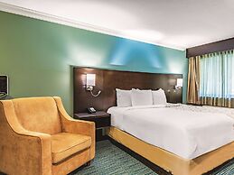 La Quinta Inn & Suites by Wyndham San Francisco Airport West