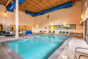 White Peak Hotel