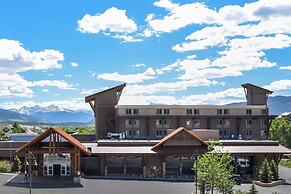 White Peak Hotel
