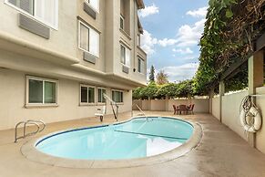 Best Western Plus Airport Plaza