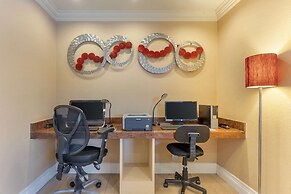 Best Western Plus Airport Plaza