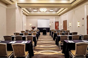 DoubleTree by Hilton Collinsville - St. Louis