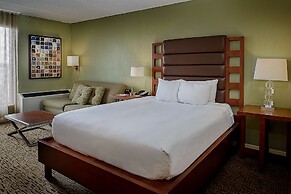 DoubleTree by Hilton Collinsville - St. Louis