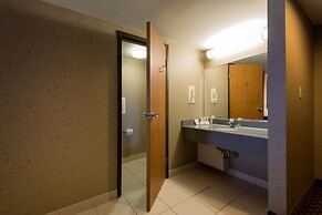 Howard Johnson Plaza by Wyndham by the Falls Niagara Falls