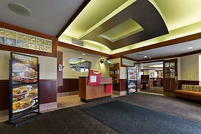 Howard Johnson Plaza by Wyndham by the Falls Niagara Falls