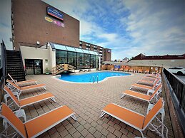 Howard Johnson Plaza by Wyndham by the Falls Niagara Falls