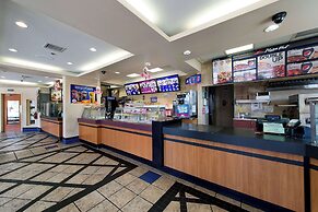 Howard Johnson Plaza by Wyndham by the Falls Niagara Falls