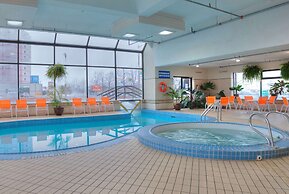 Howard Johnson Plaza by Wyndham by the Falls Niagara Falls