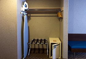 Howard Johnson Plaza by Wyndham by the Falls Niagara Falls