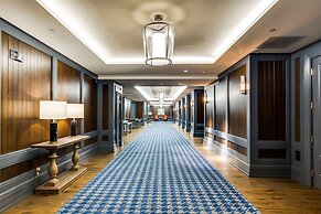 The Campbell House Lexington, Curio Collection by Hilton