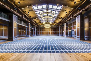 The Campbell House Lexington, Curio Collection by Hilton