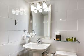 The Campbell House Lexington, Curio Collection by Hilton