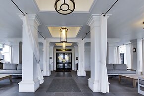 The Campbell House Lexington, Curio Collection by Hilton