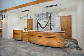Merriweather Lakehouse, Autograph Collection