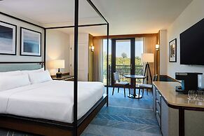 Merriweather Lakehouse, Autograph Collection