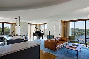 Merriweather Lakehouse, Autograph Collection