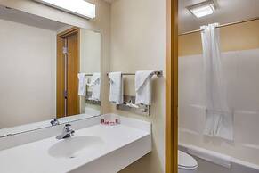 Econo Lodge Inn & Suites