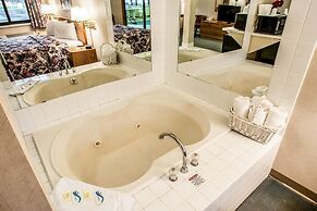 Econo Lodge Inn & Suites