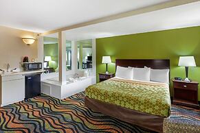 Econo Lodge Inn & Suites