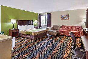 Econo Lodge Inn & Suites