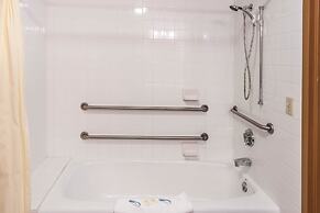 Econo Lodge Inn & Suites
