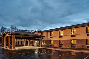 Econo Lodge Inn & Suites