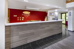 Econo Lodge Inn & Suites