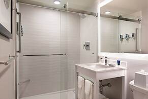 Four Points by Sheraton Windsor Downtown