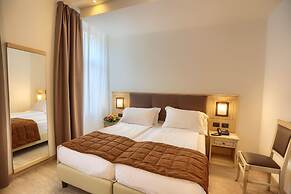 Hotel Europa Sky Pool & Panorama