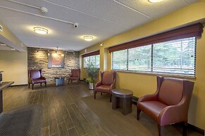 Red Roof Inn PLUS+ West Springfield