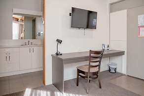 Mitchell on Main Motel & Apartments