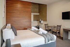 Mitchell on Main Motel & Apartments