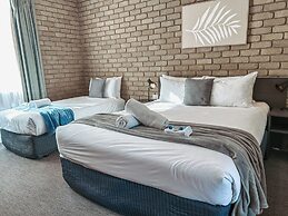 Mitchell on Main Motel & Apartments