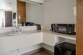 Mitchell on Main Motel & Apartments