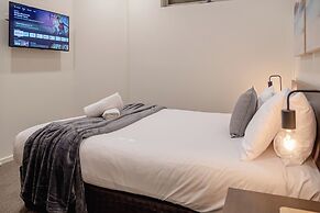 Mitchell on Main Motel & Apartments