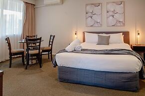 Mitchell on Main Motel & Apartments