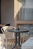 Mitchell on Main Motel & Apartments