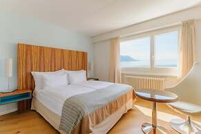 Mona Montreux