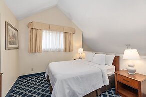 Residences at Daniel Webster