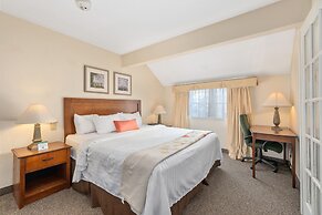 Residences at Daniel Webster