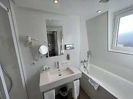 Holiday Inn Paris - Auteuil by IHG