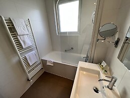 Holiday Inn Paris - Auteuil by IHG
