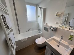 Holiday Inn Paris - Auteuil by IHG