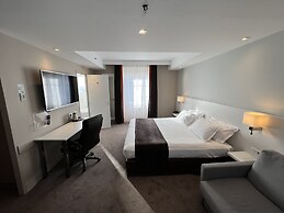 Holiday Inn Paris - Auteuil by IHG